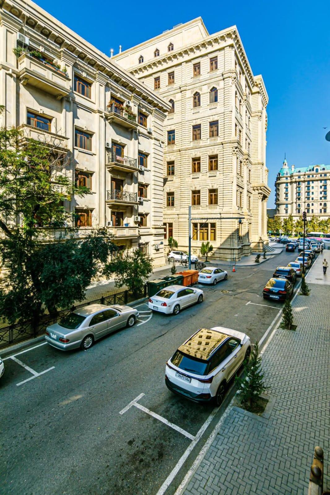 Azneft Square Deluxe Apartment 바쿠 외부 사진